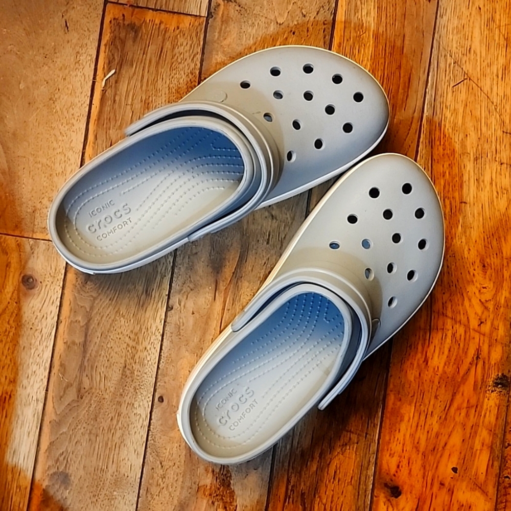 Iconic comfort, CROCS. Men's size 8 or women's size 10. Gray or Grey. Red